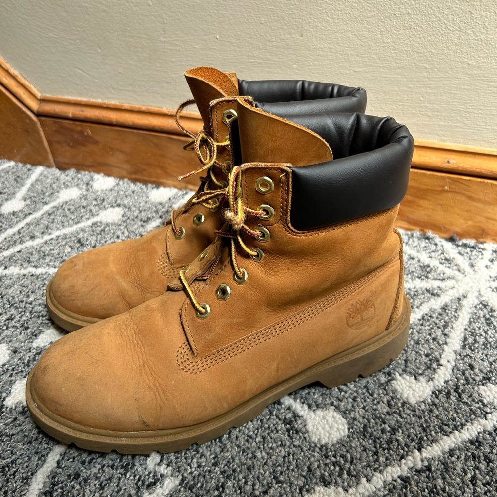 Classic Timberland Tan High Work Utility Boots with Padded Ankle Collar